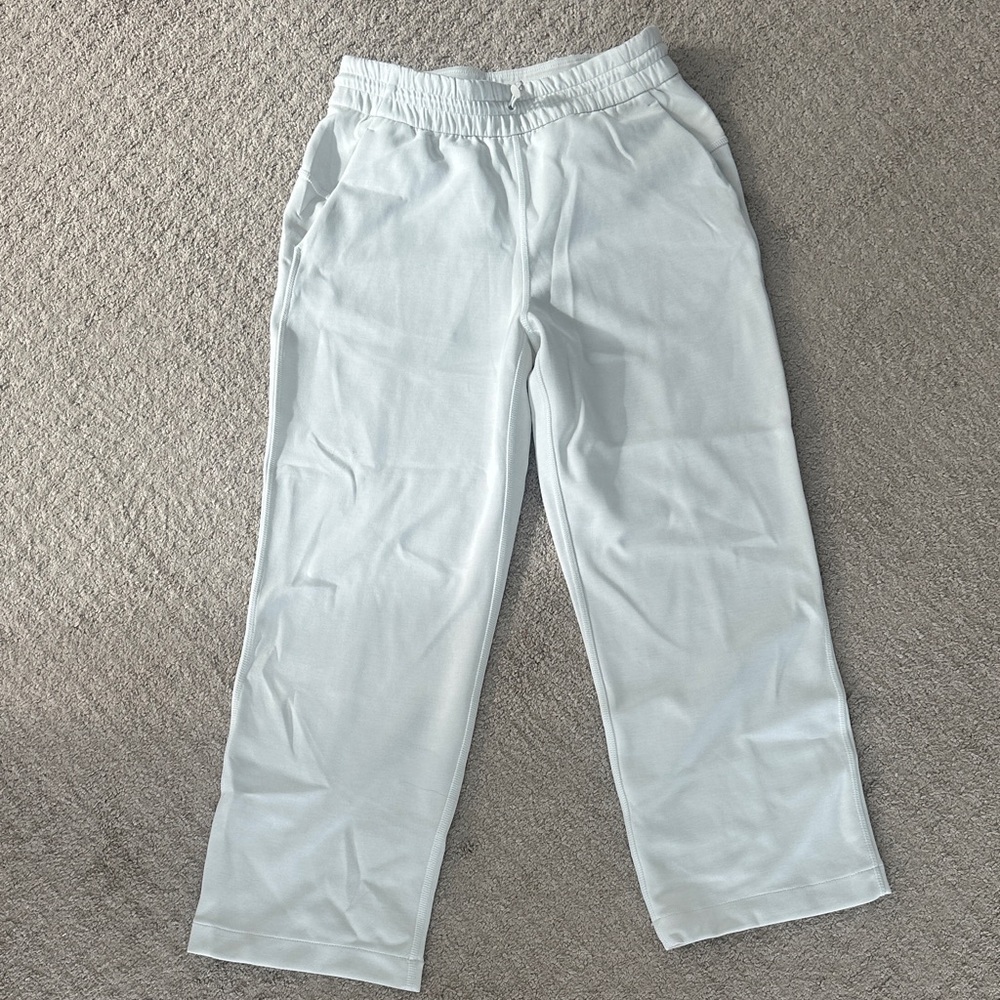 Lululemon Athletica Light Gray Capris